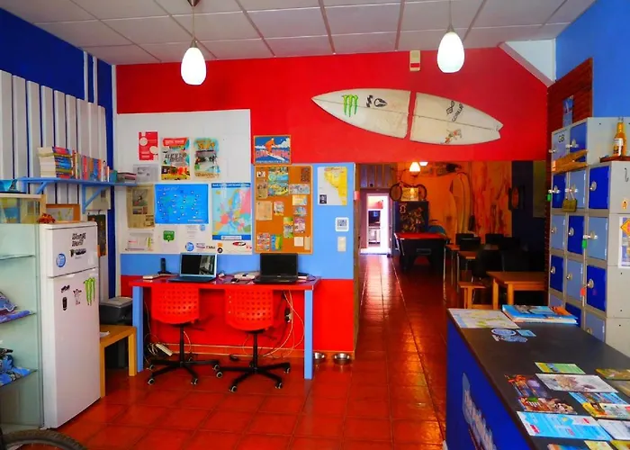 The Paintshop Хостел Фигейра-да-Фош